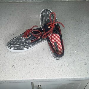 Sperry shoes, blue background, white anchors little rhinestones size 8 1/2